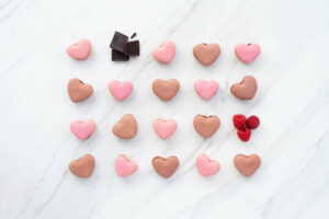 heart macarons box