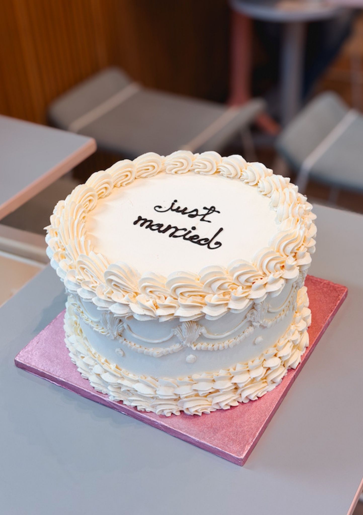one tier vintage vegan wedding cake london