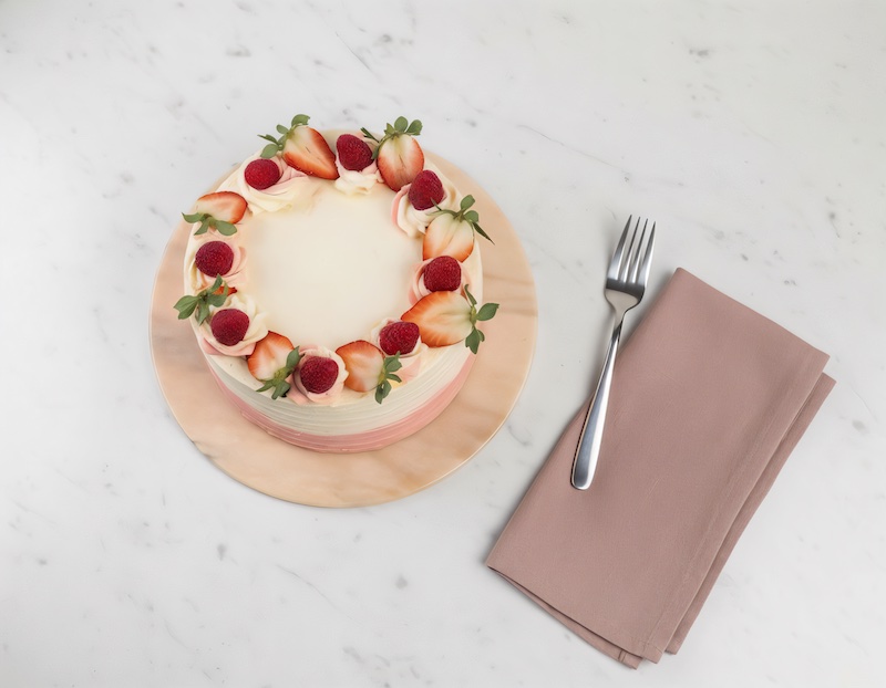 Berries cream cake