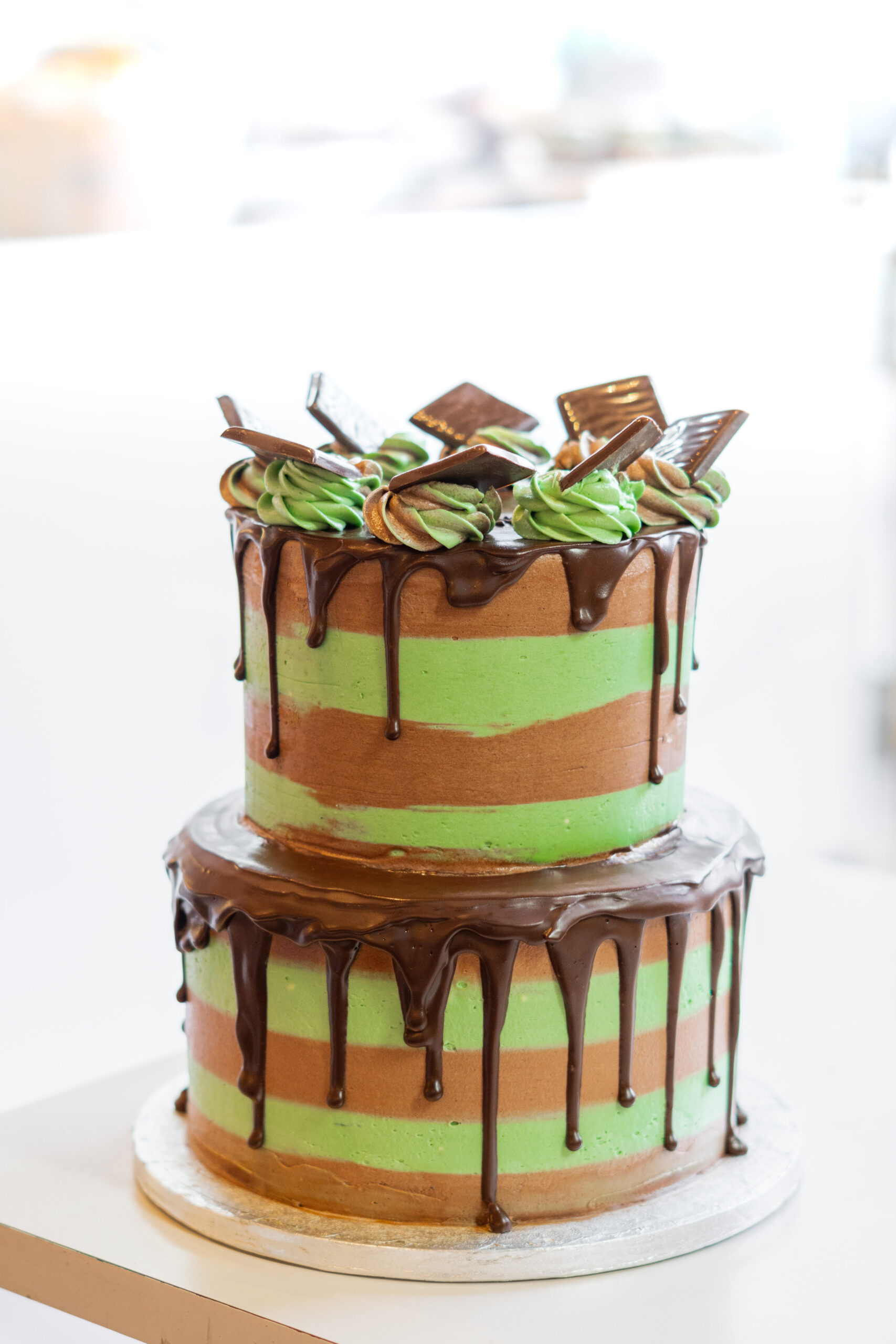 cake delivery in esher