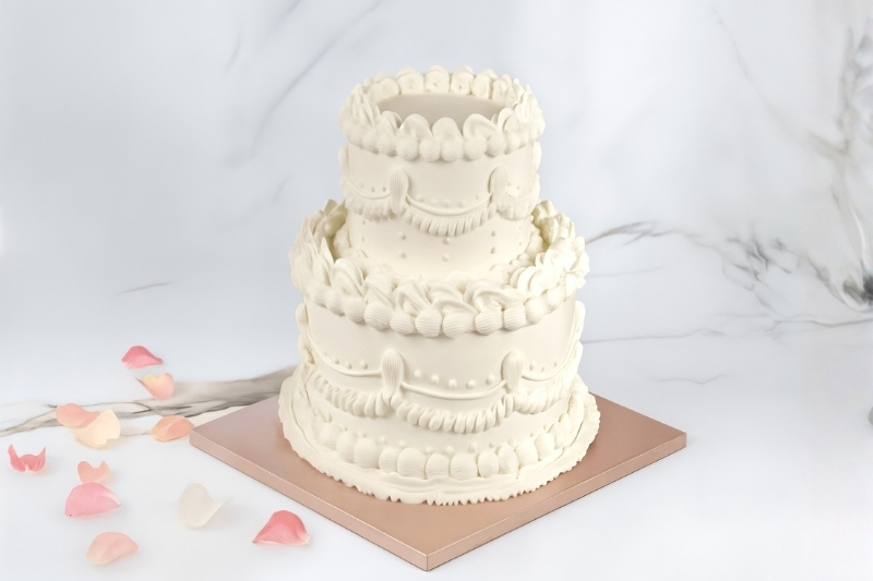 Arapina two tier vintage cake