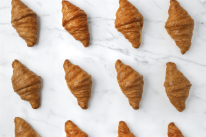 mini croissant – box of 30 (subscription)